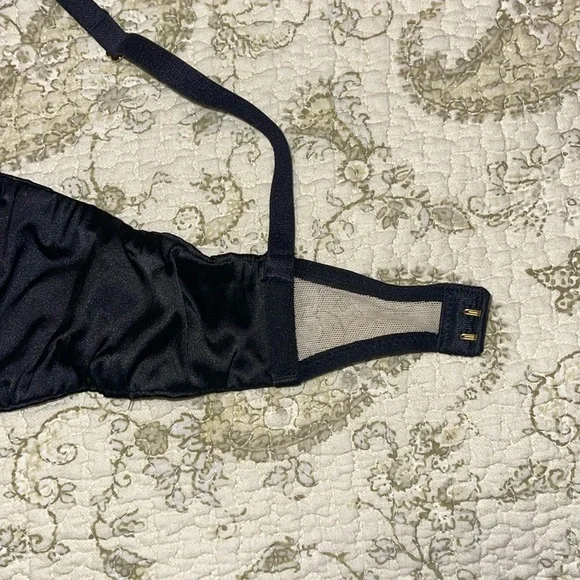 Victoria’s Secret Floral Plunge Bra